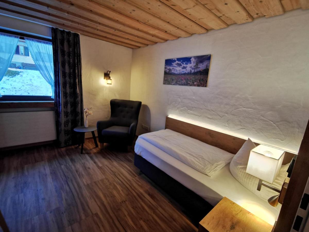 Gasthof & Hotel Zur Post Wallgau Extérieur photo