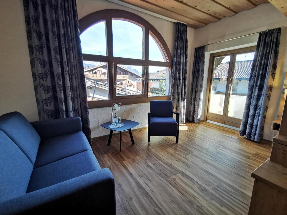 Gasthof & Hotel Zur Post Wallgau Extérieur photo