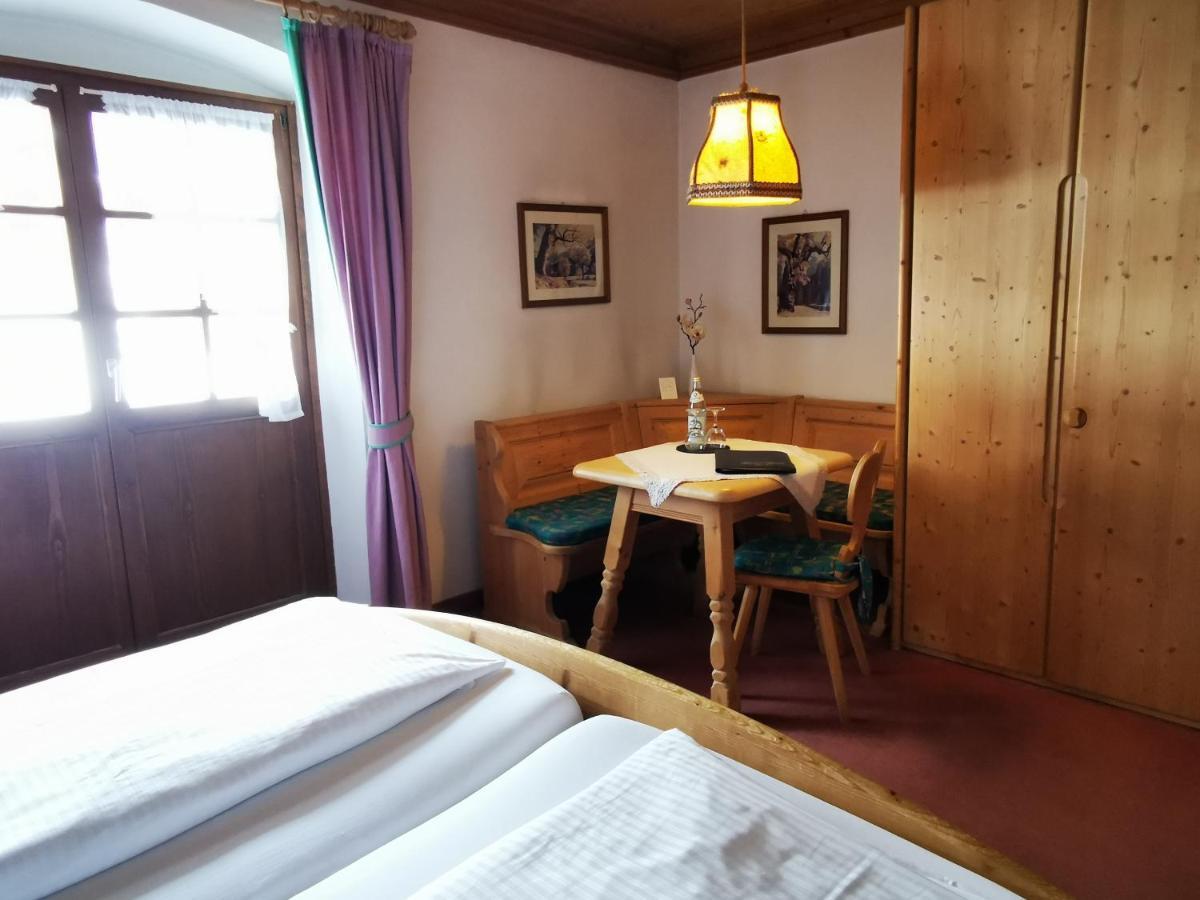 Gasthof & Hotel Zur Post Wallgau Extérieur photo