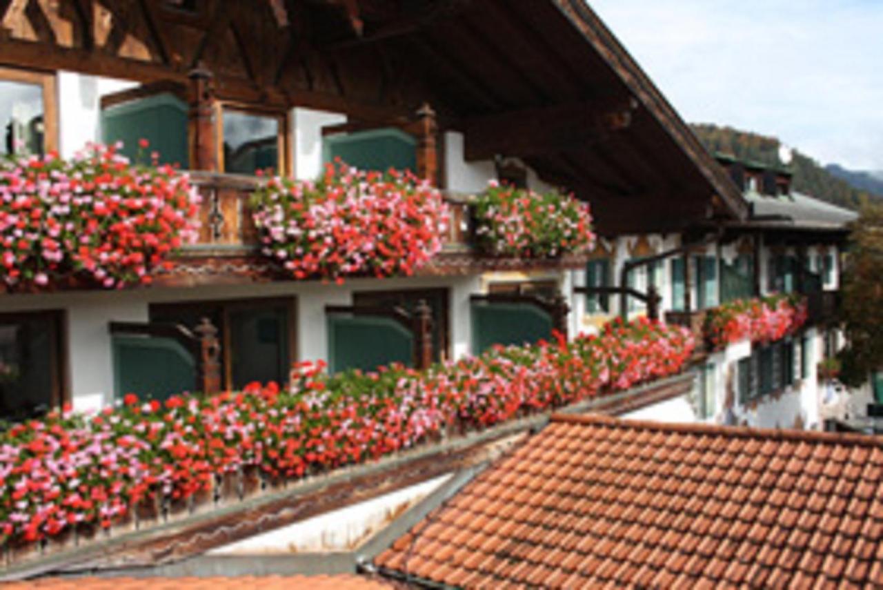 Gasthof & Hotel Zur Post Wallgau Extérieur photo